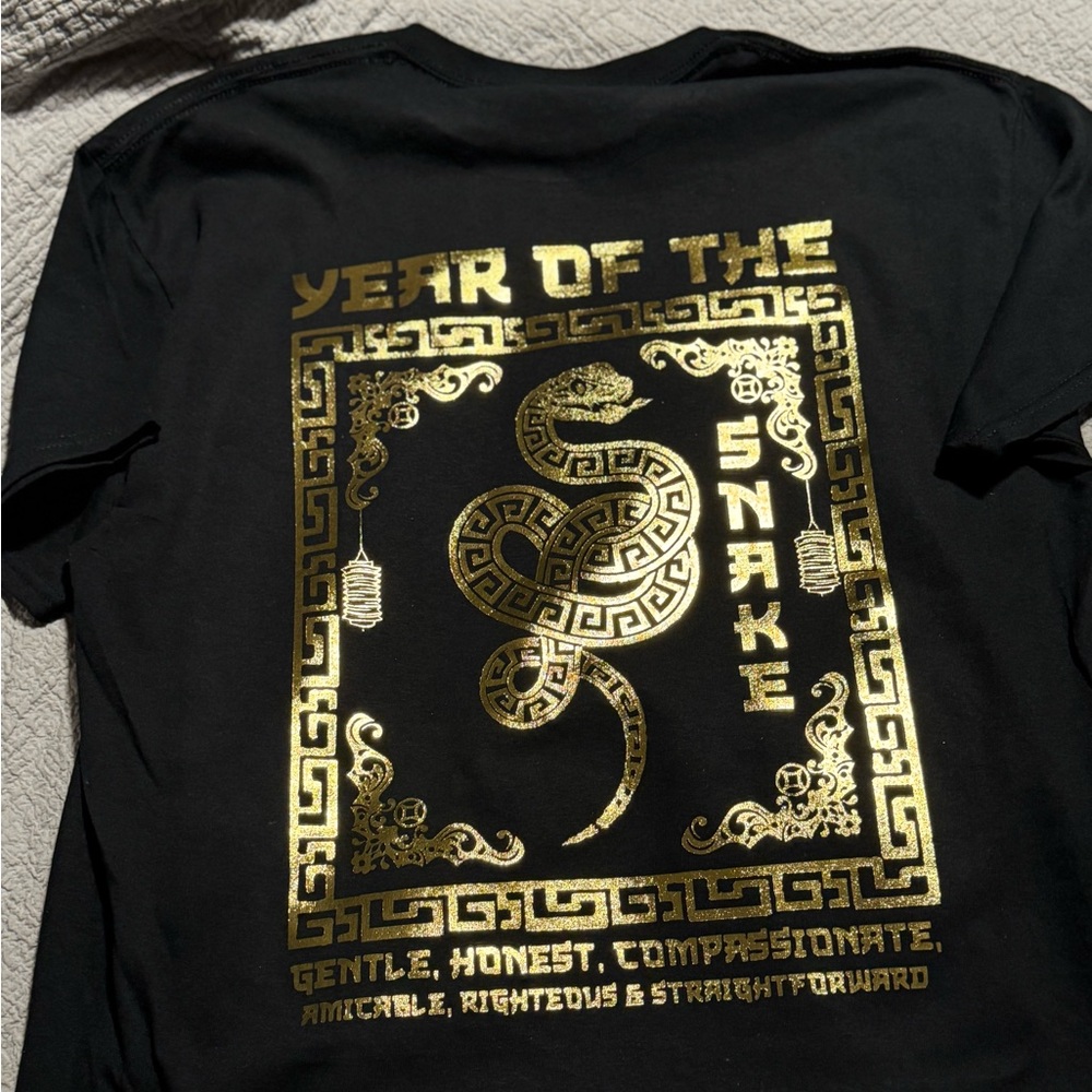 YEAR OF THE SNAKE SHORT SLEEVE BLACK